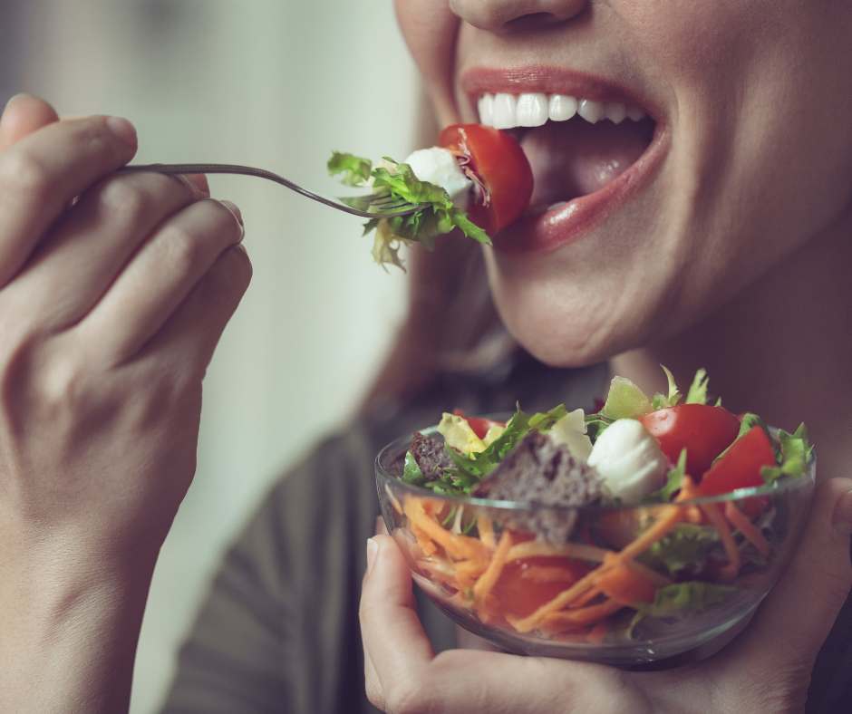 Come evitare le abbuffate alimentazione consapevole